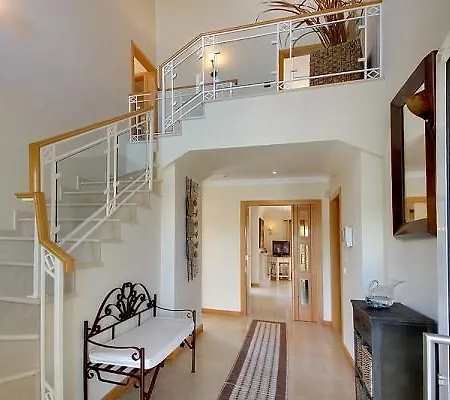 Carisa Suites Homestay *
