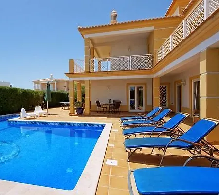 Privatunterkunft Carisa Suites