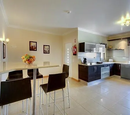 Carisa Suites Homestay Albufeira