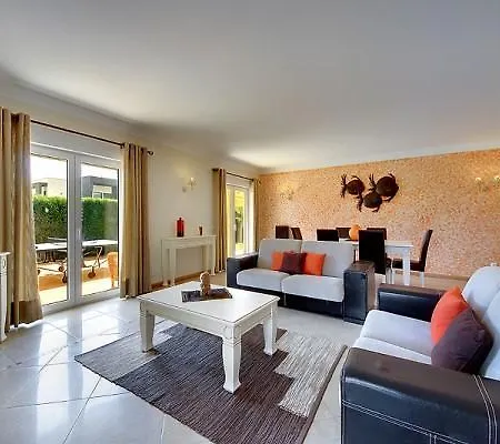 Homestay Carisa Suites