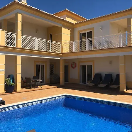 Carisa Suites Privatunterkunft *